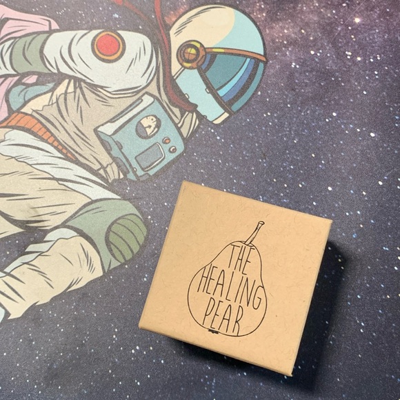 The Healing Pear Handcarved Obsidian Ring Arrowhead set in 925 silver size 8 - Picture 4 of 8